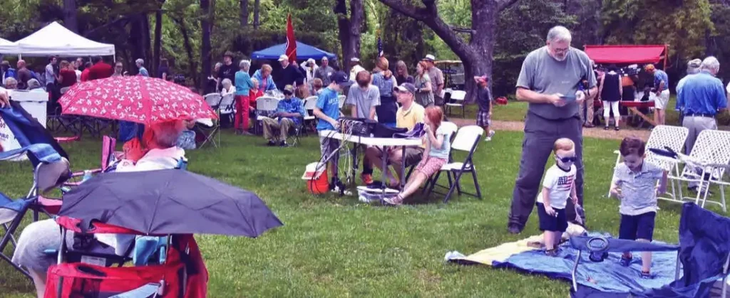Picnic Families Park Memorial Day Image